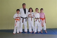 Els judokes picanyers amb els seus trofeus